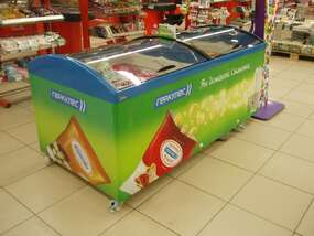 Оклейка холодильников ТМ "Геркулес"  внутри супермаркетов